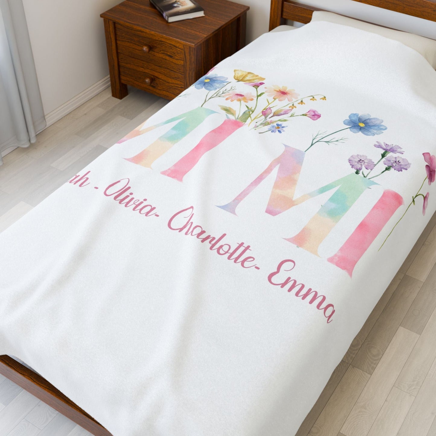 Personalized Floral Velveteen Plush Blanket for Grandmothers & Mothers - Cozy Gift for Any Occasion