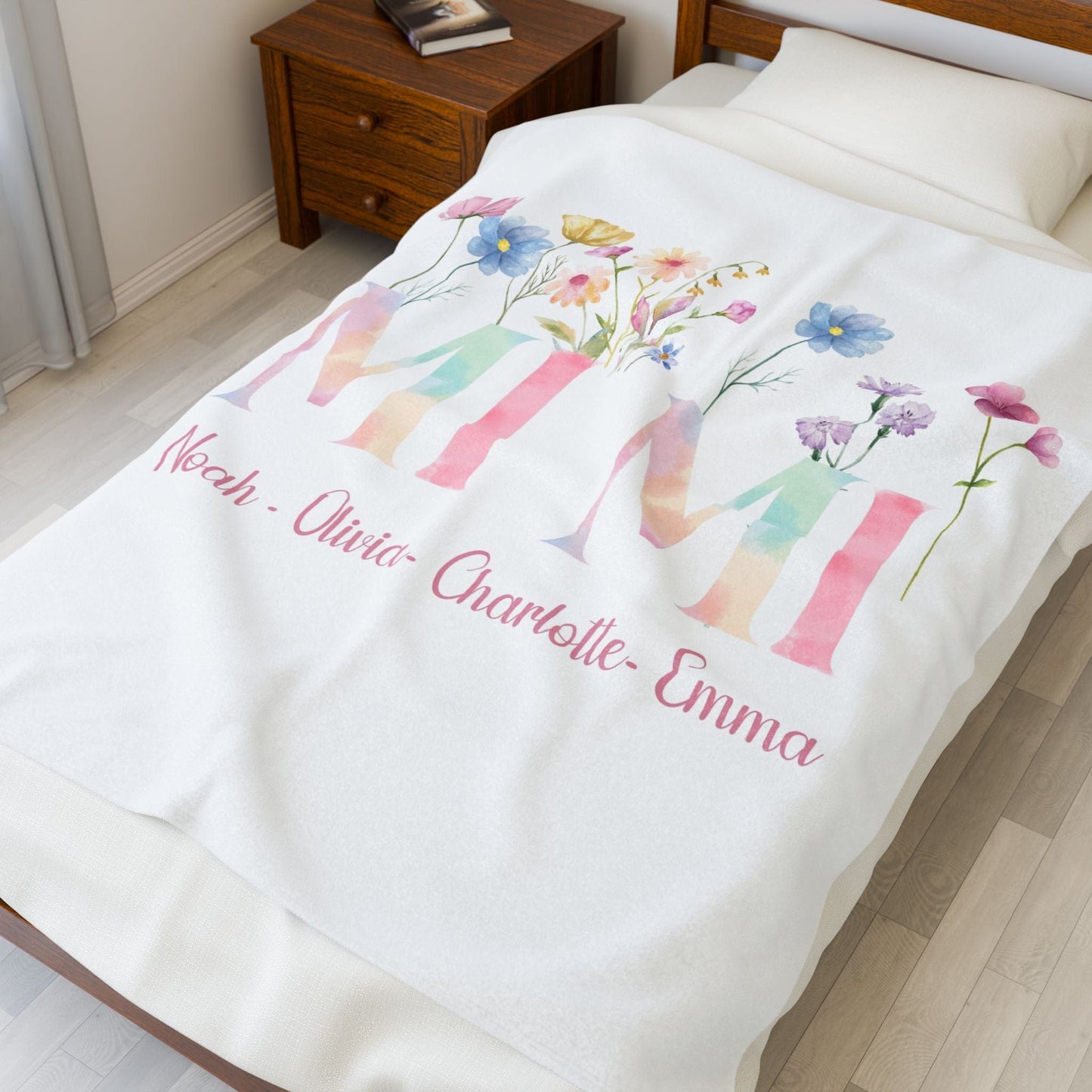 Personalized Floral Velveteen Plush Blanket for Grandmothers & Mothers - Cozy Gift for Any Occasion